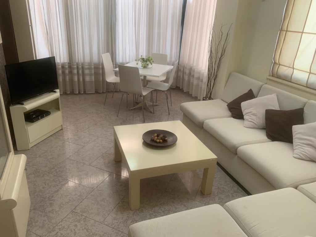 Cheerful 1-Bedroom Home In Durres Golem (Tirana) Kültér fotó